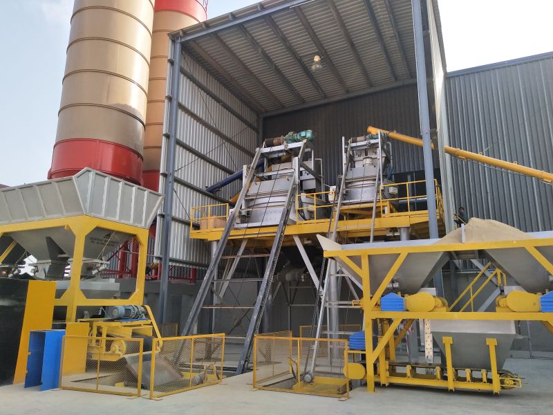 the belt conveyor of the Pakistan's Super-large Fully Automatic Block Making Production Line das Förderband der supergroßen vollautomatischen Produktionslinie für die Steinherstellung in Pakistan