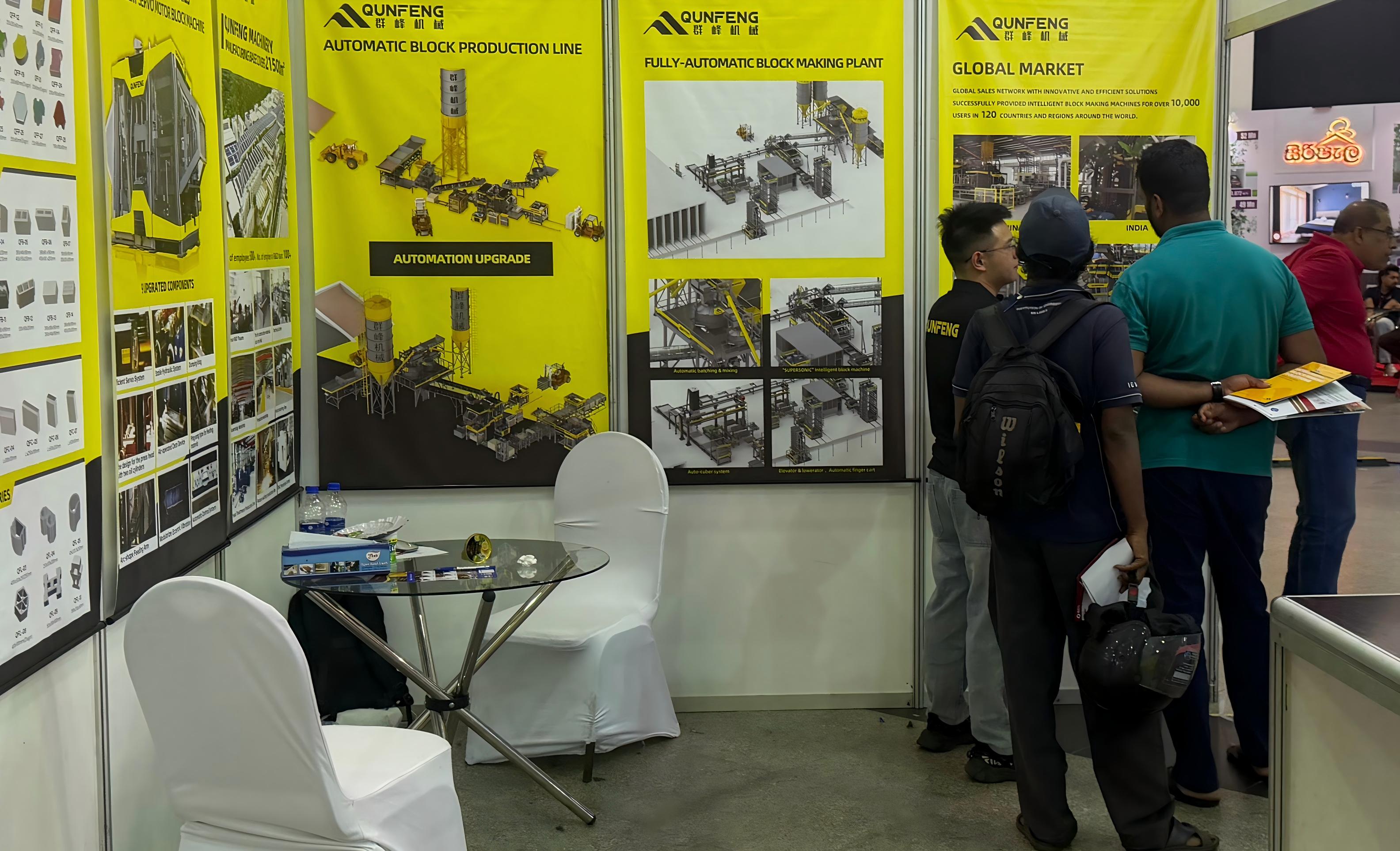 Customers from South Asia have shown keen interest in Qunfeng Machinery’s concrete product production lines. Kunden aus Südasien haben großes Interesse an den Produktionslinien für Betonprodukte von Qunfeng Machinery gezeigt.