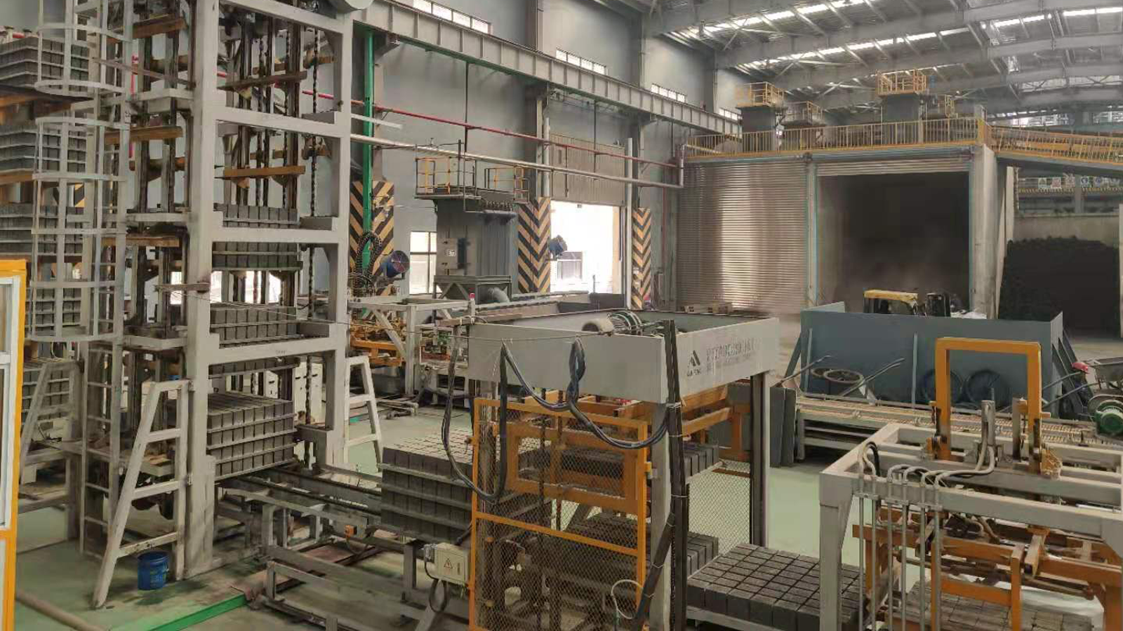 Die automatische Blockproduktionslinie QS1500 in Taixing in der Provinz Jiangsu 