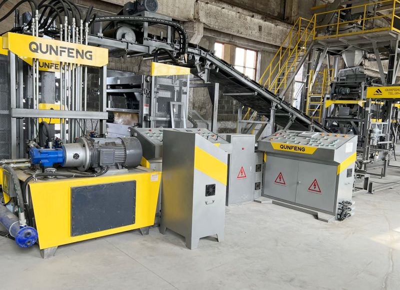 die automatische Blockproduktionslinie QS1300 in Ussurijsk