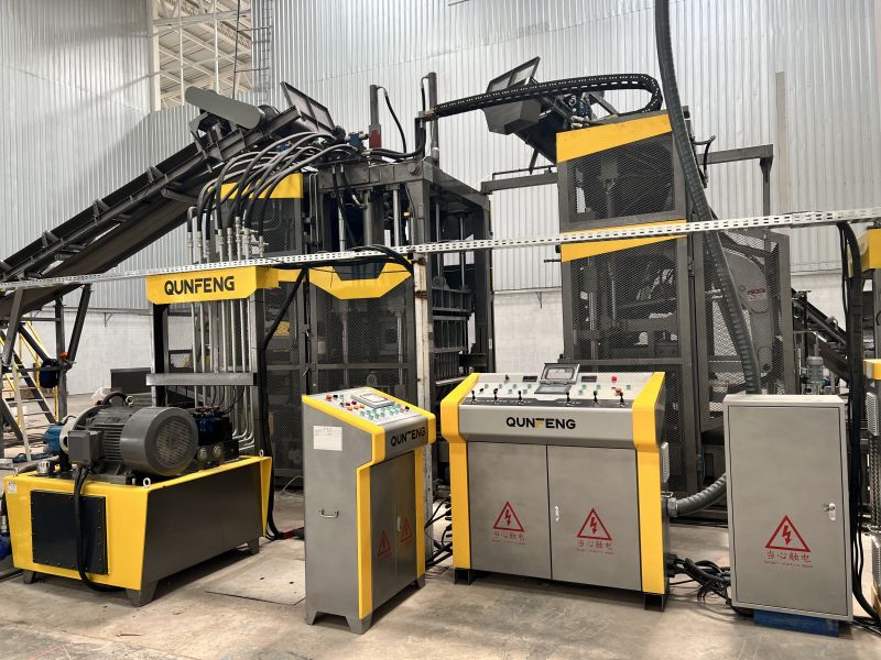 die automatische Blockproduktionslinie QS1300-H in Ecuador