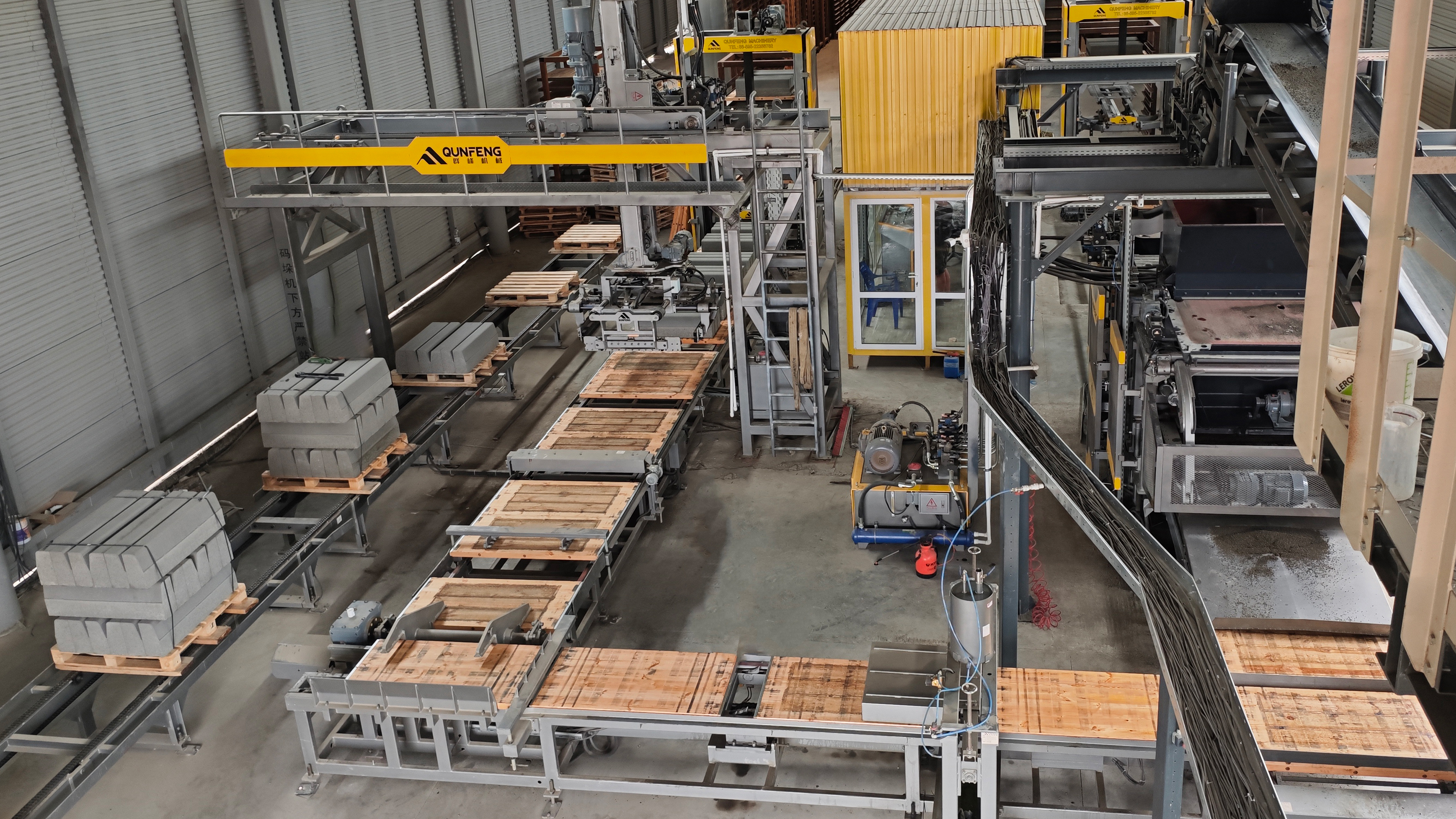 Stärkung des Infrastrukturwachstums in Russland: Maßgeschneiderte intelligente Fertigungslösungen von Qunfeng dienen als Modell für chinesisch-russische Zusammenarbeit