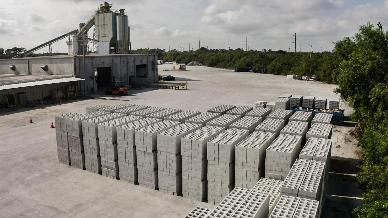 Maschine zur Herstellung von Zementbl&ouml;cken 