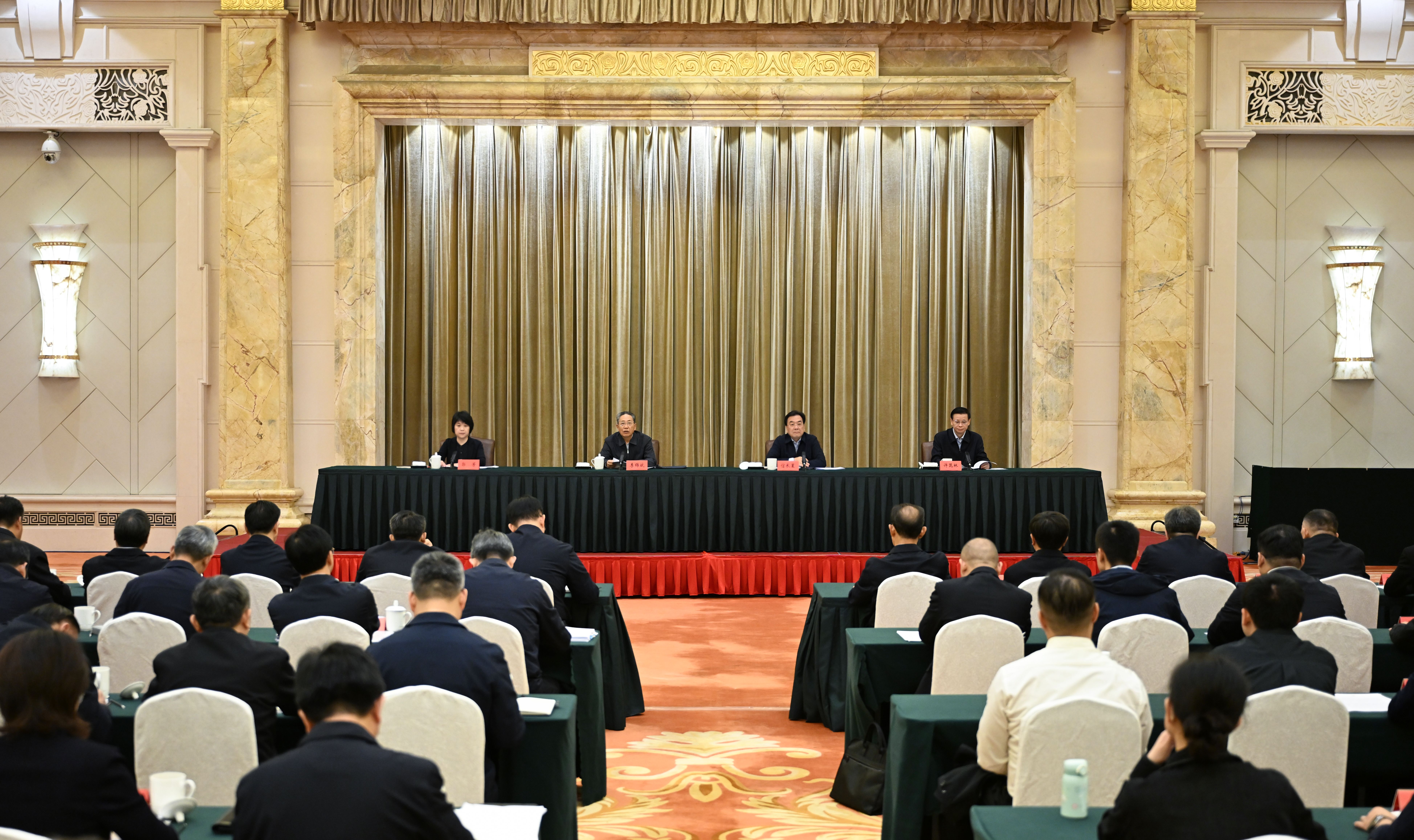 Die Provinz Jiangsu fördert die Entwicklung der Behandlung fester Abfälle, QUNFENG leitet die grüne Transformation der Baustoffindustrie