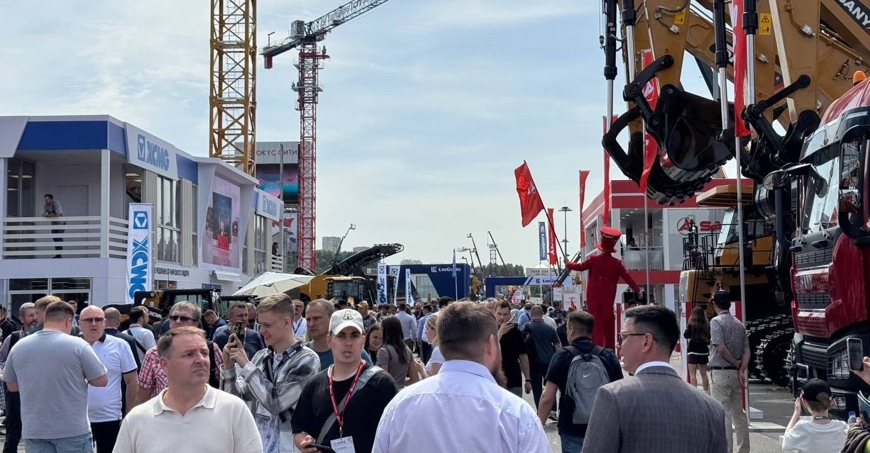 Russische Baumaschinenmesse: Die patentierte Technologie von Qunfeng Machinery demonstriert globale intelligente Fertigungskompetenz