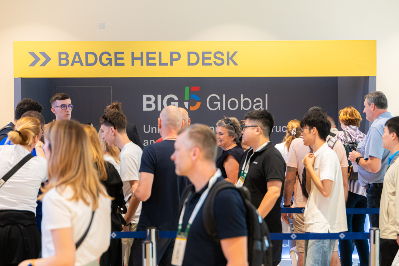 Qunfeng Machinery beschleunigt seine globale Expansion und glänzt auf der Big 5 Dubai Construction Exhibition.