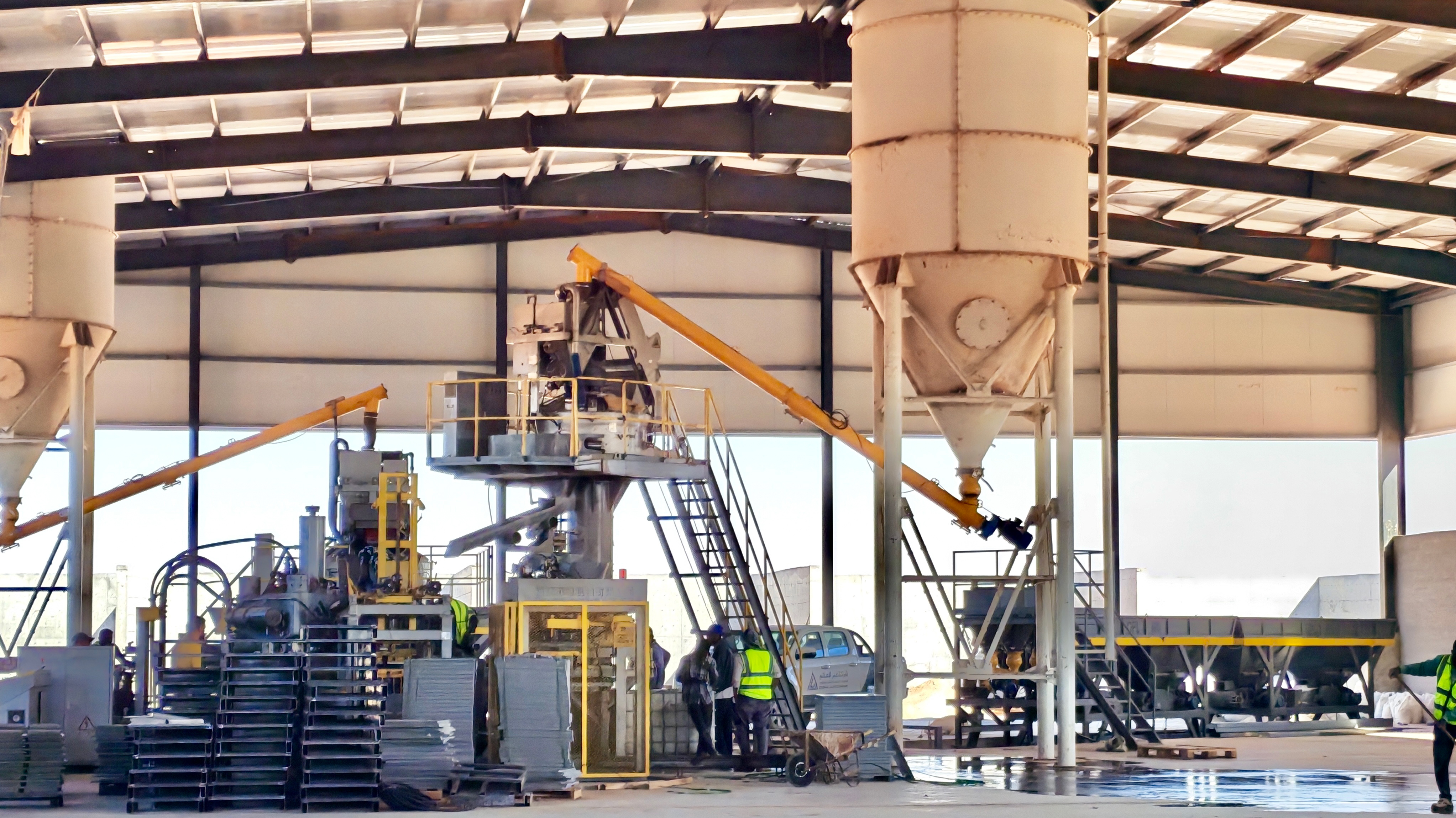 Die Terrazzofliesen-Produktionslinie von Qunfeng Machinery wird in Libyen eingesetzt und demonstriert die Rolle der chinesischen intelligenten Fertigung bei der Weiterentwicklung der Infrastruktur Afrikas