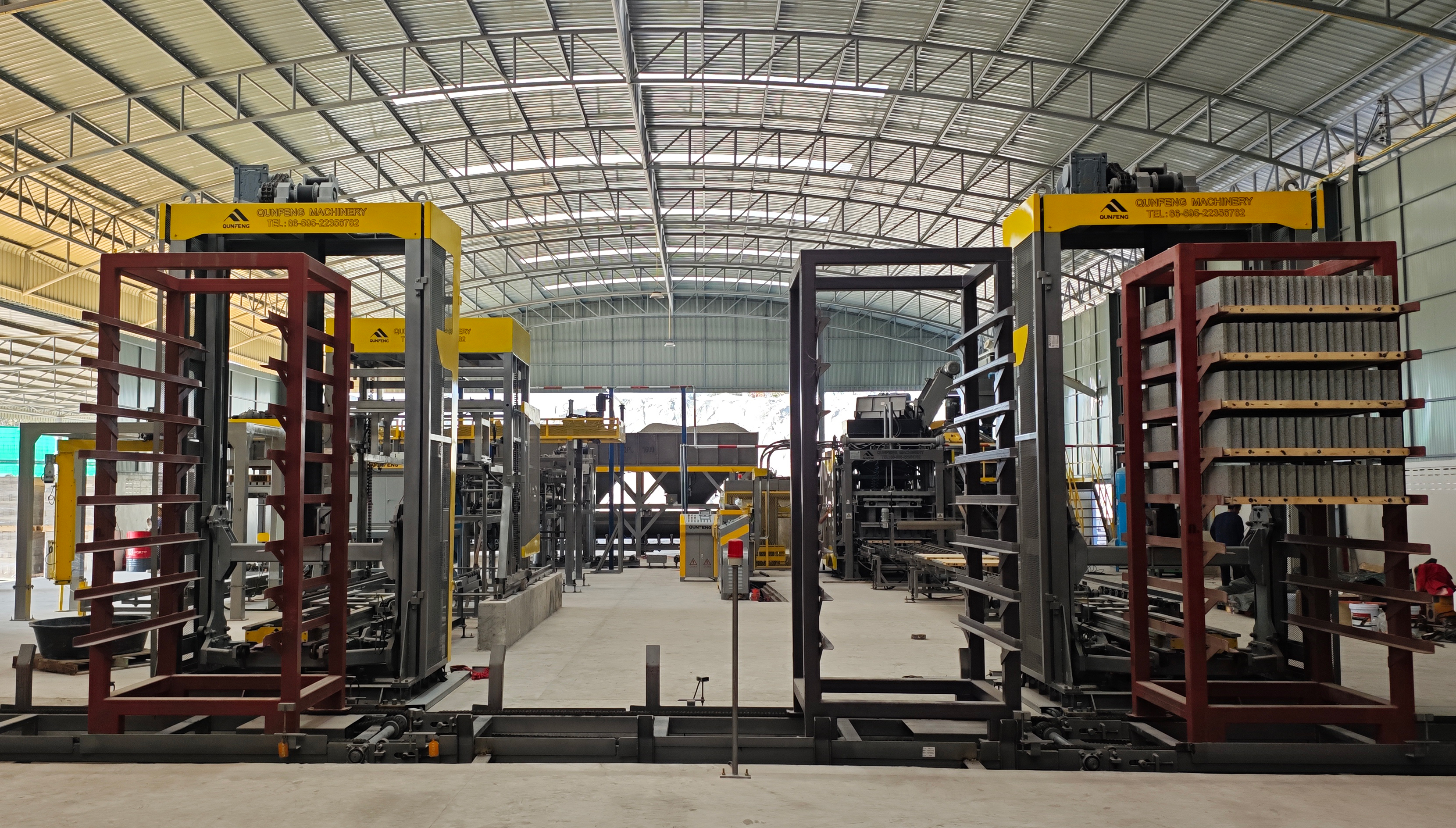 Die automatisierten Produktionslinien von Qunfeng Machinery wurden in Thailand erfolgreich implementiert und erfreuen sich mit ihren intelligenten Fertigungslösungen und der lokalisierten Technik zunehmender Beliebtheit auf ausländischen Märkten