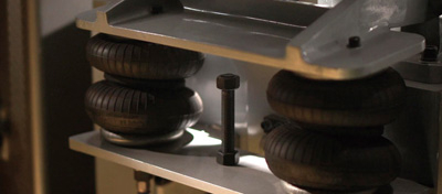 Vibro-Forming-Blockherstellungsmaschine mit Airbag zum Entleeren