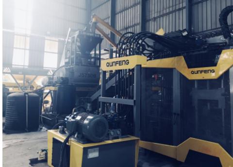 Mobile Steinmaschinensysteme für die flexible Betonsteinproduktion