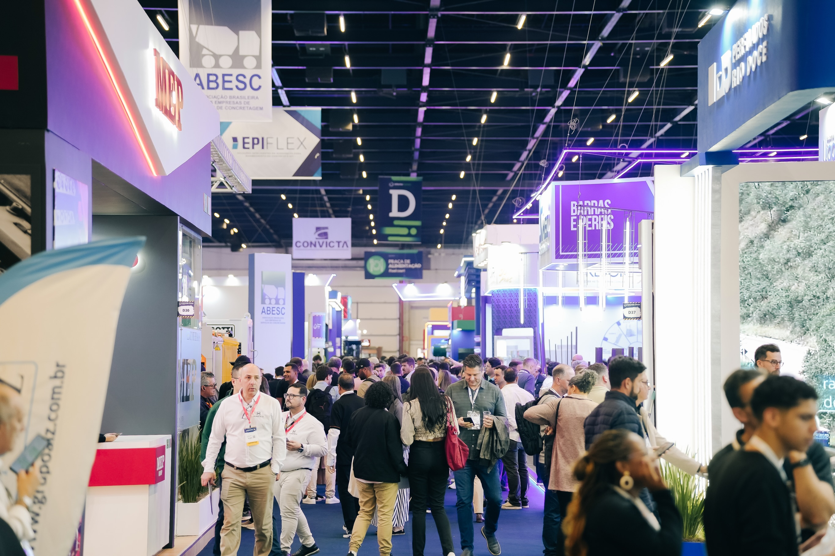 Globale Eink&auml;ufer und f&uuml;hrende Branchenmarken versammelten sich auf der Brazil International Concrete Exhibition, wobei Qunfeng Machinery zum beliebtesten Aussteller von Baustoffmaschinen wurde.