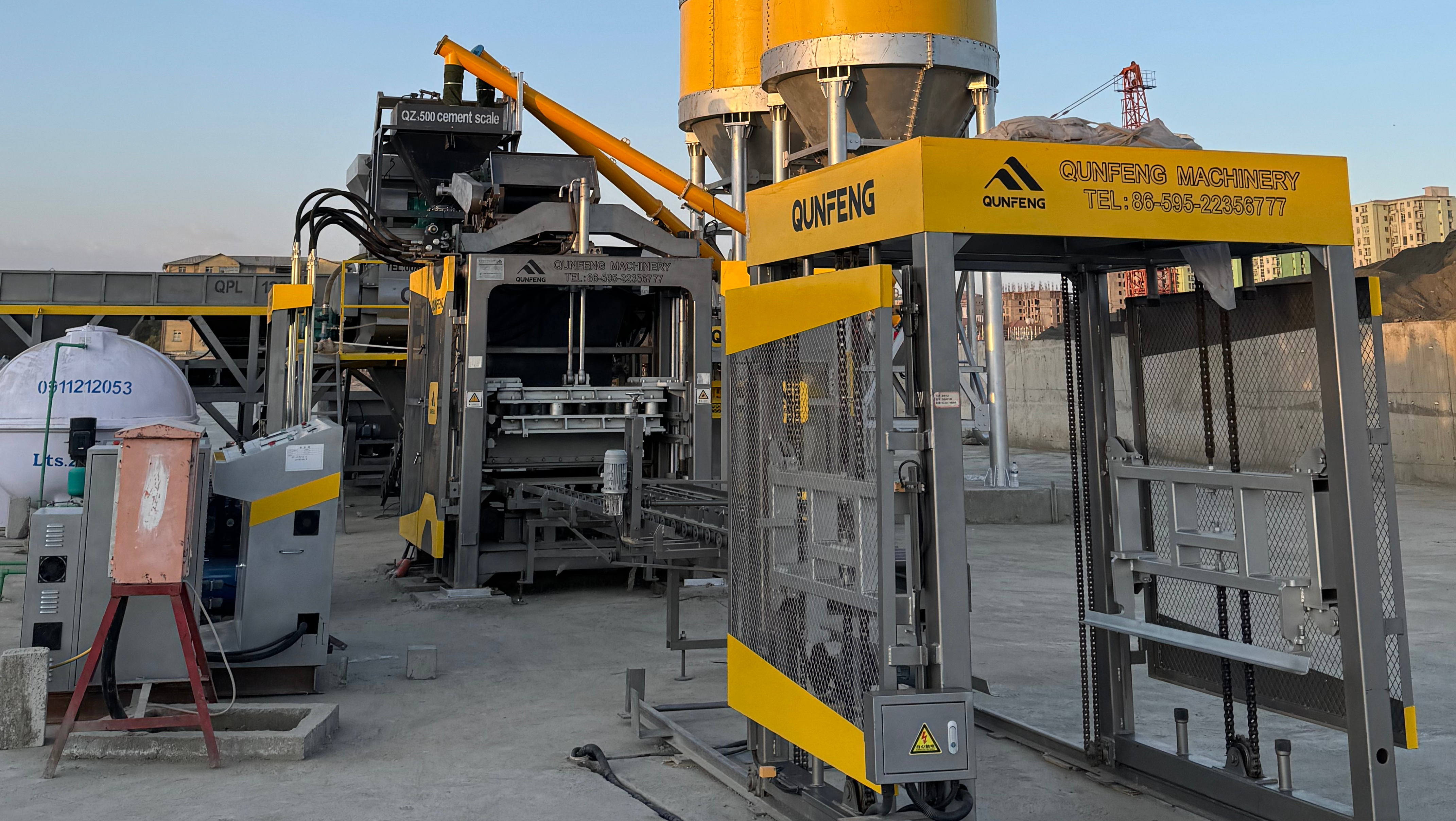 Ein gro&szlig;es staatliches Unternehmen hat sich mit Qunfeng Machinery zusammengetan, um in &Auml;thiopien eine neue automatisierte Produktionslinie f&uuml;r Betonprodukte zu starten.
