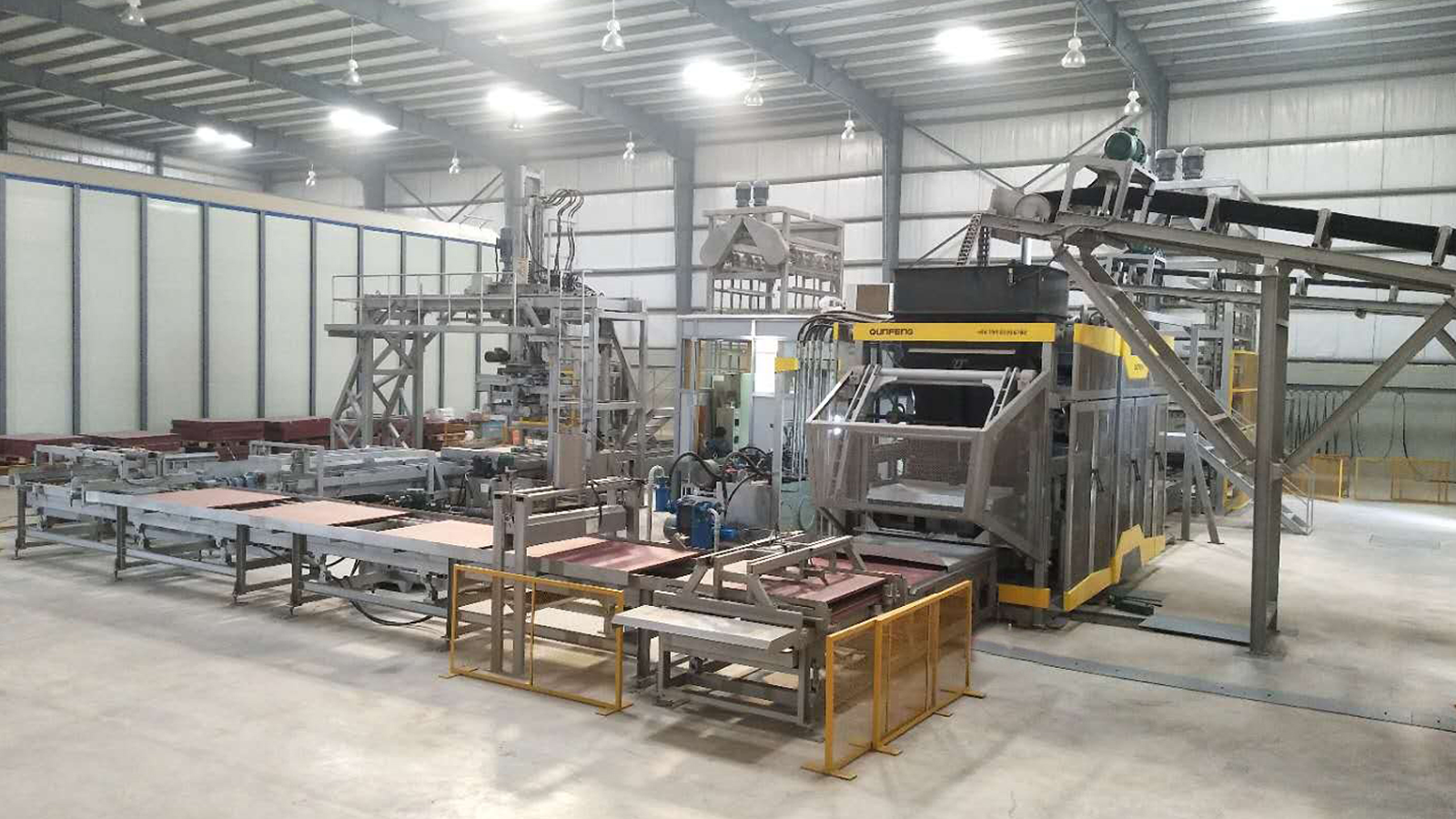 Die vollautomatische Produktionslinie QS2000 von Qunfeng Machinery in Pakistan verf&uuml;gt &uuml;ber eine stabile Produktionskapazit&auml;t und ist damit ein Ma&szlig;stab in S&uuml;dasien.